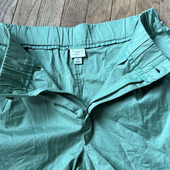 A new‎ day light green chino khaki shorts size M - Picture 5 of 7